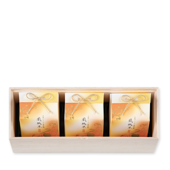 凰桃果　3個入[木箱入り]